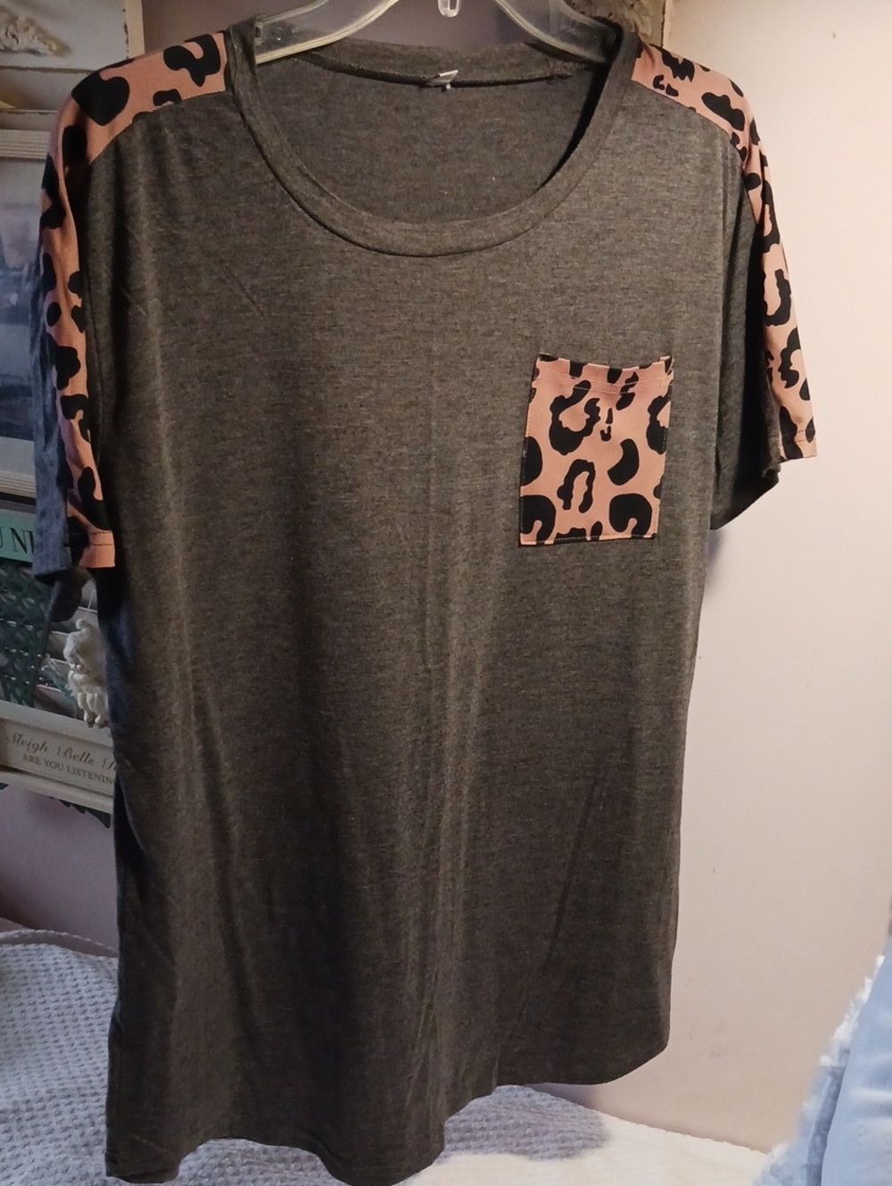 Gray Tee with Taupe Leopard Pocket & Shoulder Accent XL